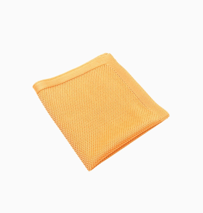 Pochette de Costume Doré en Tricot